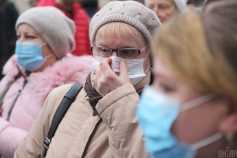 В Україні ввели жорсткі штрафи за вихід з дому без маски
