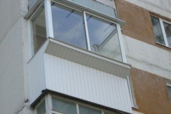 У Луцьку на балконі підстрелили дівчину, постраждала − у лікарні