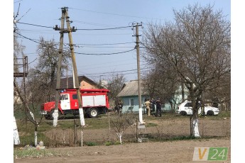 Від удару авто викинуло у кювет: у селі біля Луцька пожежний автомобіль протаранив легковик (фото)