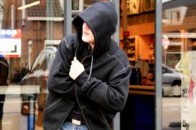 У Луцьку чоловік в масці пограбував магазин (відео)