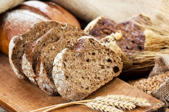 Чи вистачить хліба українцям до нового врожаю: відповідь Мінекономіки