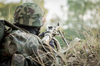 На Донбасі снайпер підстрелив українського військового