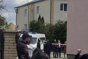 У чоловіка, котрого знайшли вбитим посеред вулиці у Луцьку, понад десяток колотих ран