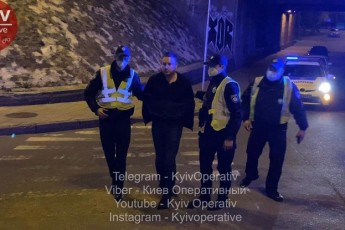 П'яна мразота: заступника і депутатку з оточення Кличка затримали поліцейські (відео)