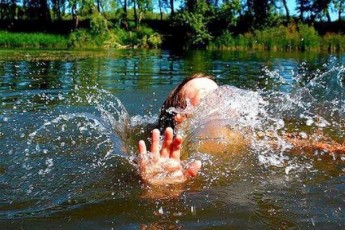 Головні новини Волині 16 травня: у ставку потонув 6-річний хлопчик; в колодязі знайшли труп чоловіка; стрімко росте кількість хворих та підозр на COVID-19