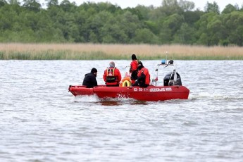 У Польщі тривають пошуки безвісти зниклих українців, рятувальники прочісуватимуть дно водойми