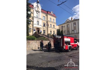 Головні новини Волині 23 травня: посеред дороги раптово померла жінка; у Луцькій міській раді сталася пожежа