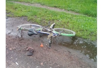 У місті на Волині велосипедист потрапив під колеса автомобіля