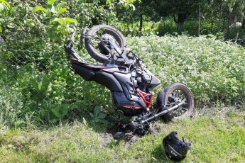 На Волині, внаслідок зіткнення мотоцикла з легковиком, постраждали двоє неповнолітніх (фото)
