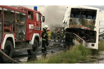 У Польщі автобус з українцями потрапив у жахливу ДТП, багато поранених (перші деталі та фото)