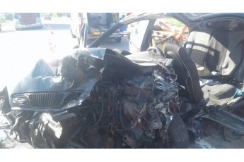 Автомобілі розбиті вщент: у моторошній аварії постраждало 6 людей, серед них діти (фото)
