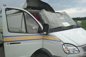 Викрали більше 2 мільйонів та зброю: у селі на Полтавщині підірвали автомобіль 