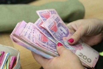 Українцям пообіцяли суттєве збільшення зарплат: кому і коли очікувати