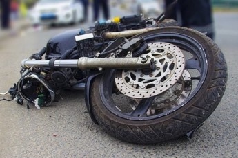 У місті на Волині трапилася аварія за участі мотоцикліста (відео)