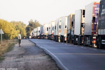 На Волині на кордоні з Польщею утворилися великі черги з вантажівок