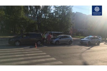 За кермом – п'яний водій: у Луцьку перед переходом зіткнулися два автомобілі, є потерпілі