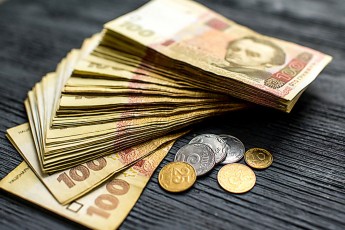 В Україні збільшать мінімальну зарплату
