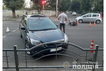 Оприлюднили деталі зіткнення легковика з мотоциклом у Луцьку: постраждав 22-річний молодик (фото)