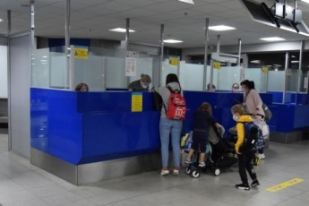 Кабмін знову змінив правила в'їзду в Україну з-за кордону