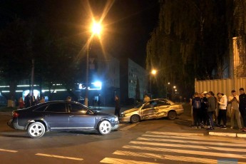 У місті на Волині – аварія: зіткнулися два автомобілі (фото)