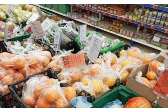 У Луцьку магазинам та супермаркетам дозволили не фасувати овочі та фрукти
