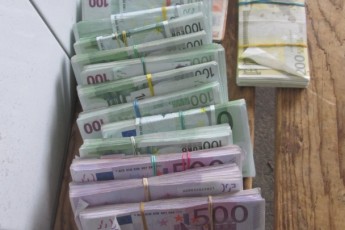 32-річний українець намагався вивезти до Польщі величезну суму валюти