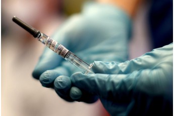 У МОЗ розповіли, кого в Україні першими вакцинуватимуть від коронавірусу