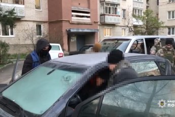 Показали відео затримання чоловіка в Луцьку, який розповсюджував дитячу порнографію