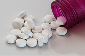 Ліки з недоведеною ефективністю: Кабмін виділив на препарати від COVID-19 понад 125 мільйонів гривень