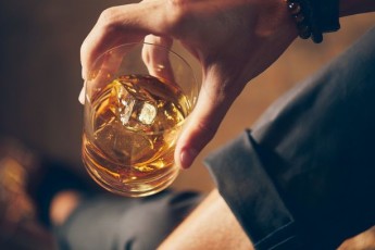 Медики назвали найнебезпечніший алкоголь для організму