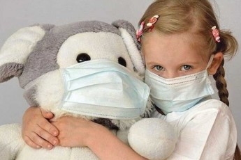 Мутований коронавірус заражає більше дітей