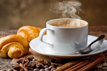 Чому не можна пити каву на голодний шлунок