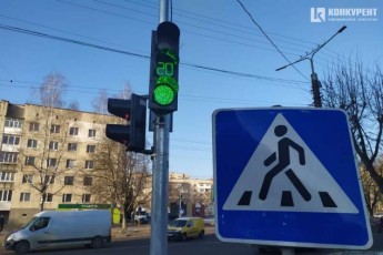 На проблемному перехресті у Луцьку нарешті запрацював світлофор (фото)