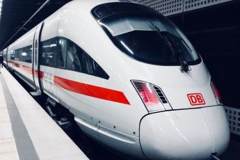 Німецький залізничний оператор запрошує на роботу українців