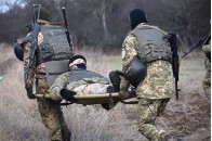 На Донбасі ворожий снайпер підстрелив нашого захисника: у якому він стані