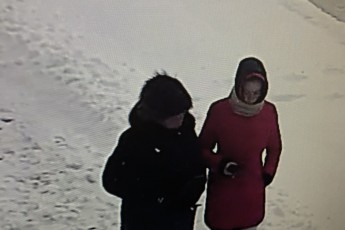 У Луцьку просять впізнати двох жінок, які знайшли гаманець та не повернули