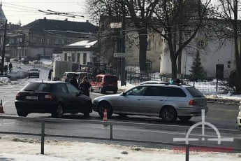 Показали момент зіткнення двох автівок у Луцьку (відео)