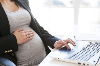 В Україні жінкам з дітьми до трьох років та вагітним можуть дозволити працювати вночі