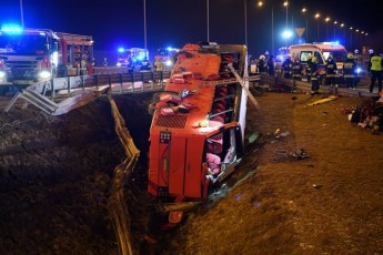 Жертв стало більше: померла ще одна людина, яка постраждала в аварії у Польщі