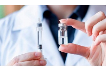 В Україні скасували щеплення від коронавірусу залишками вакцини