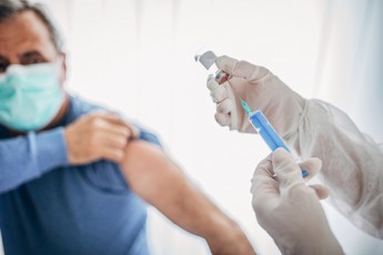 Як вакцинують від коронавірусу волинян, у яких є хронічні захворювання