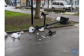 П'яний, без прав, збив ліхтар: у Володимирі на водія склали 4 протоколи