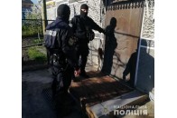 Наркотики, зброя і крадені речі: у Володимирі відбулися масштабні обшуки