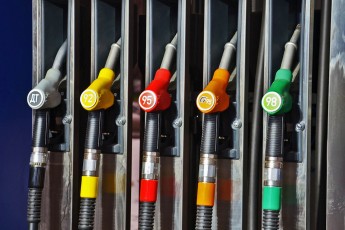 Кабмін ухвалив держрегулювання цін на пальне: яка середня вартість бензину та дизеля