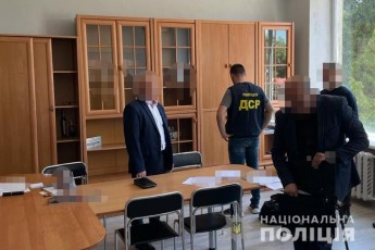 У Луцьку під час отримання хабаря затримали проректора університету (фото)
