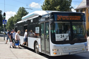 У Луцьку на маршрут виїхали нові екологічні автобуси (фото)