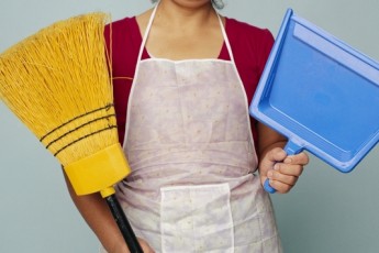 В Україні пропонують узаконити працю найманих домашніх працівників