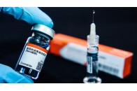 В Україні хочуть скоротити термін між введенням доз вакцини від COVID-19