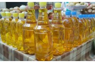 В магазинах зростає ціна на українську олію, її тим часом продають за кордон