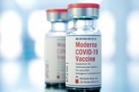 У США перевіряють зв'язок рідкісної хвороби з вакциною Moderna